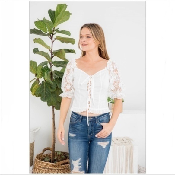 Lace up Lace sleeved blouse - Picture 2 of 5